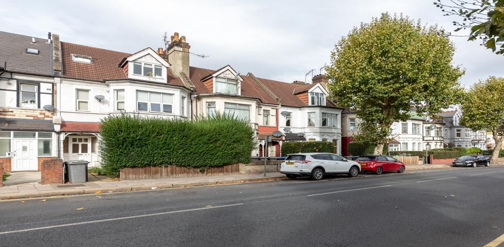 			3 Bedroom, 2 bath, 1 reception Flat			 Walm Lane, WILLESDEN GREEN